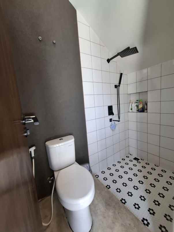 rumah estetik industrial tanah luas di arcamanik 1 8 m