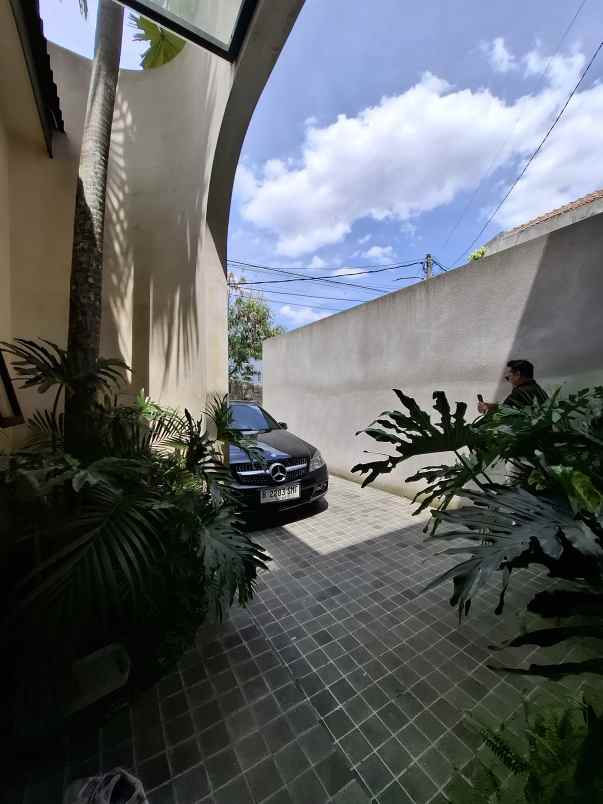 rumah estetik industrial tanah luas di arcamanik 1 8 m