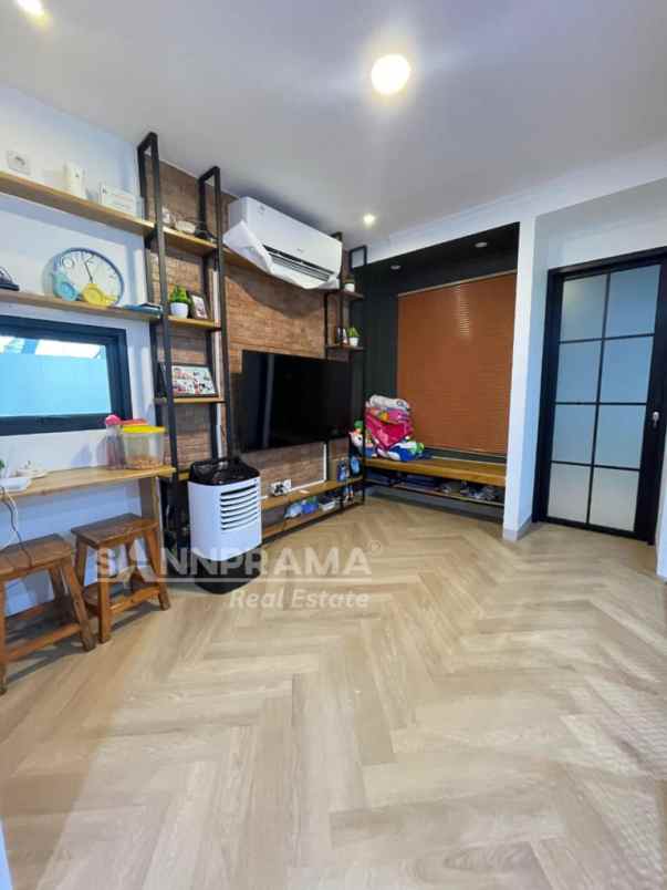 rumah full furnished dekat tol sawangan depok