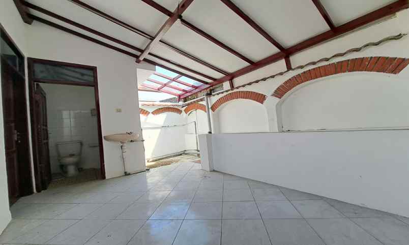 rumah gaya eropa klasik siap huni di antapani bandung