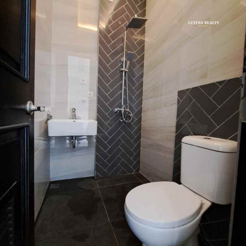 rumah jagakarsa american classic dalam cluster