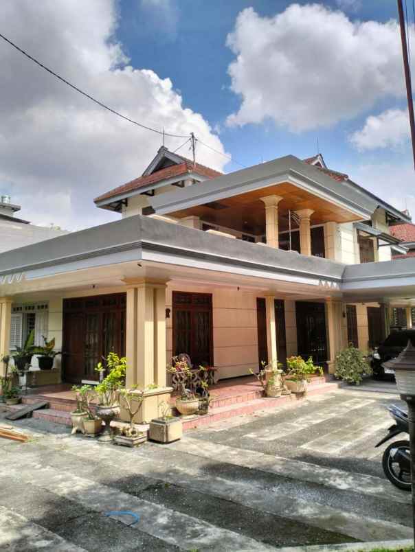 rumah jalan dr cipto malang dekat kampus unbra araya