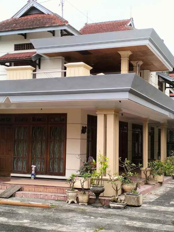 rumah jalan dr cipto malang dekat kampus unbra araya