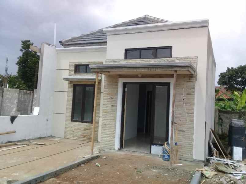 rumah jalan raya citayam parung