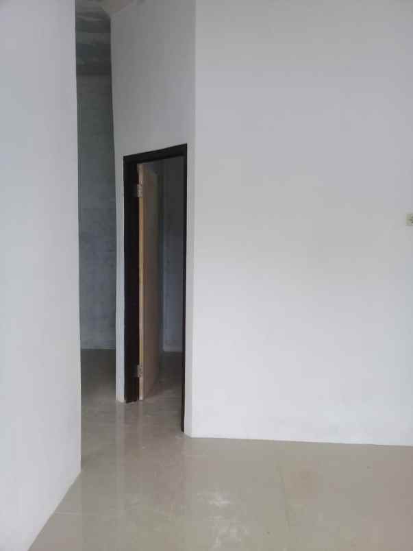 rumah jalan raya citayam parung