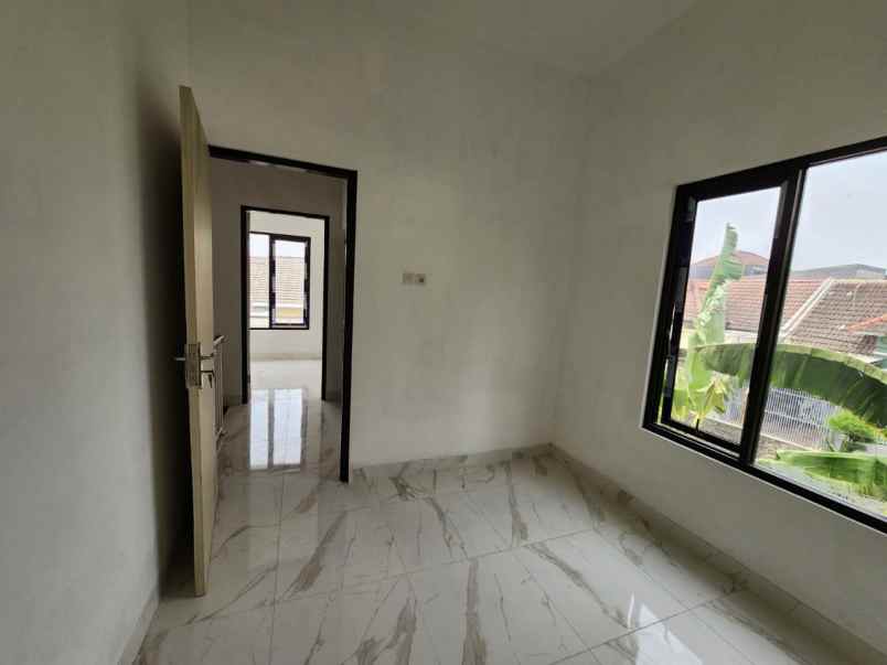 rumah jelidro dekat terminal manukan surabaya barat