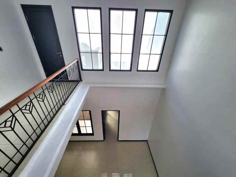 rumah jemursari regency dekat ubaya