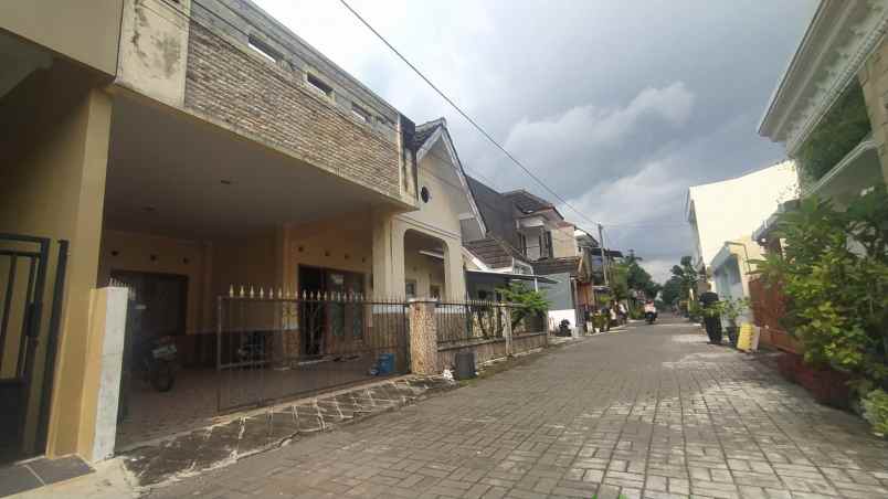 rumah jl godean km 9