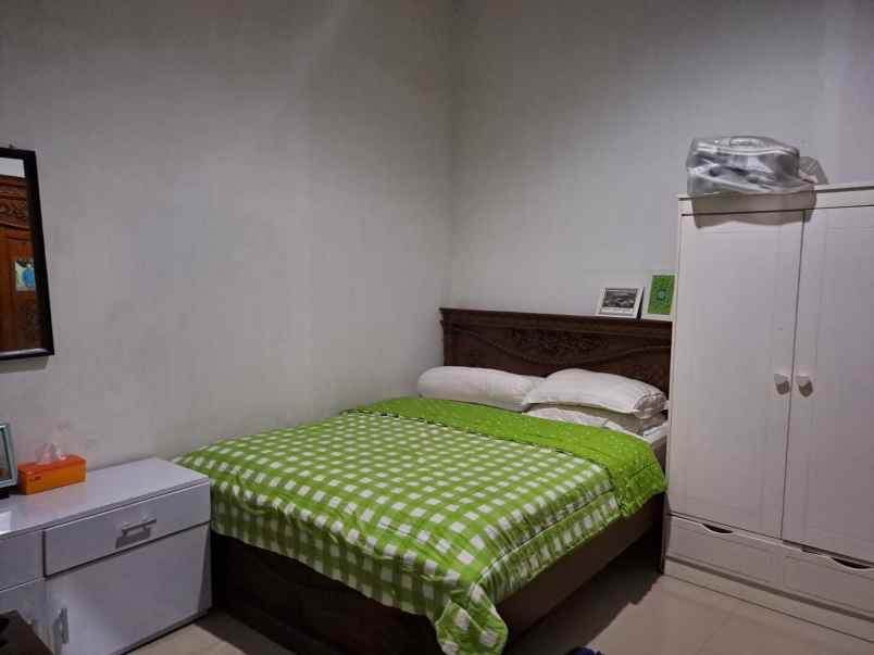 rumah jl kaliurang 10 menit uii ugm lokasi strategis