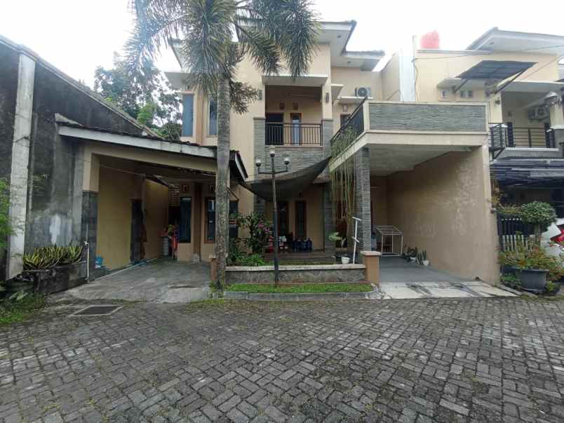 rumah jl kaliurang 10 menit uii ugm lokasi strategis