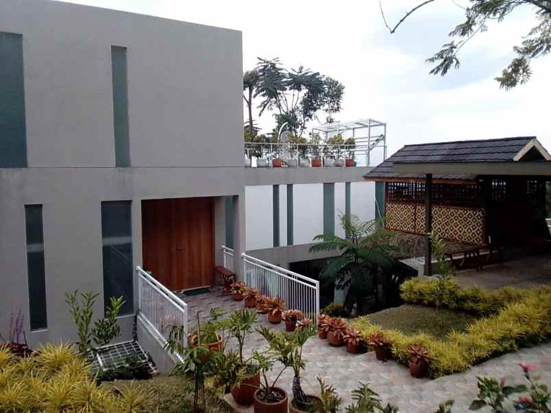 rumah jln pakar timur ciburial