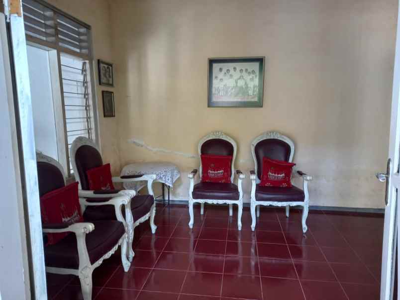 rumah lama murah di tenggilis surabaya selatan