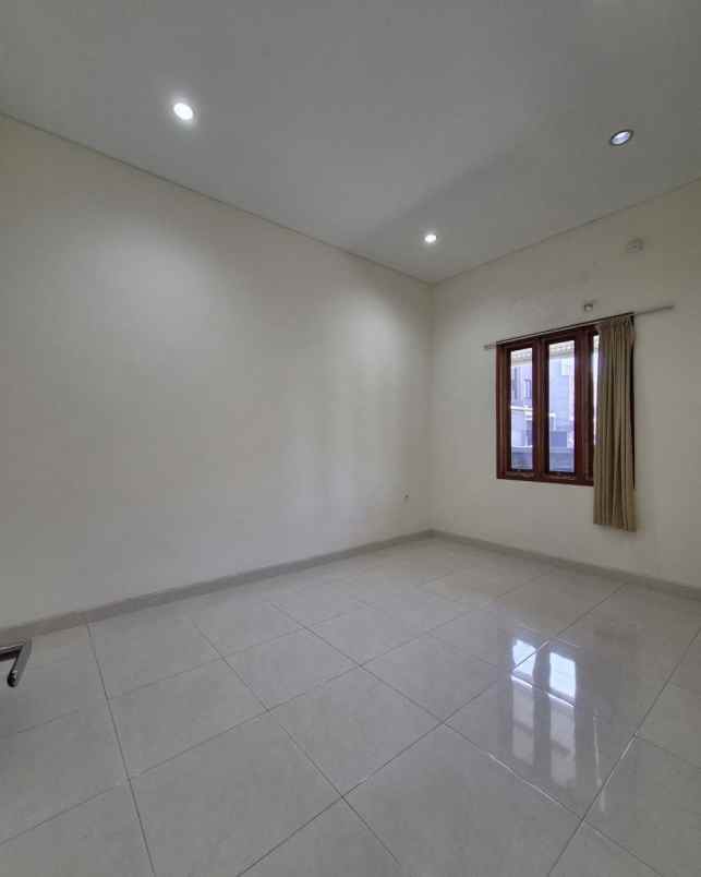 rumah manyar tirtoyoso strategis siap huni carport 2