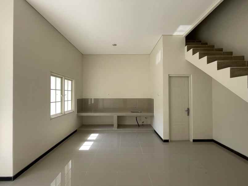 rumah mewah 2 lantai siap huni 0 jl raya di pandaan