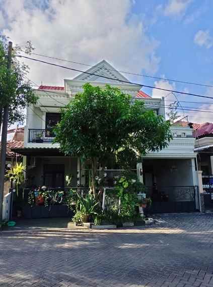 rumah mewah lebar 9 babatan pratama wiyung harga 2m an