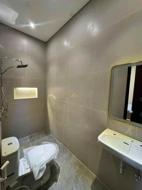 rumah mewah private pool dekat pasar gentan