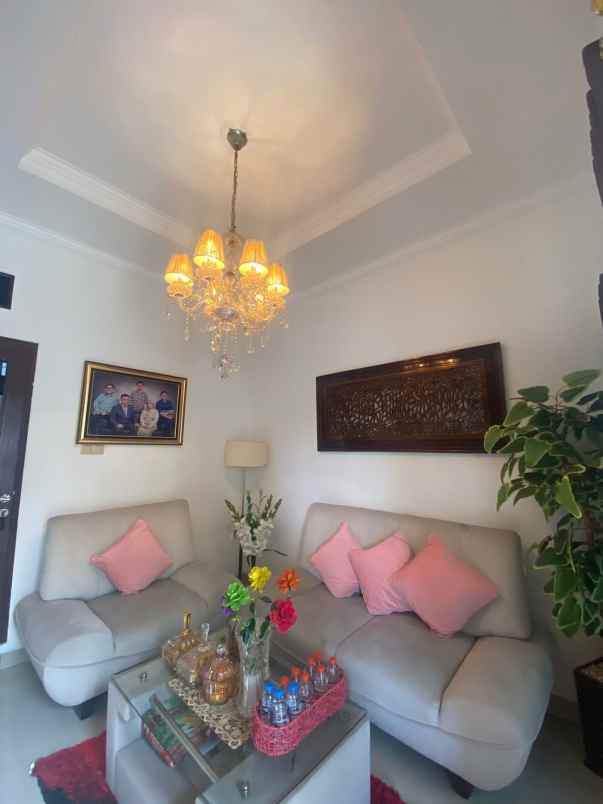 rumah mewah semi furnish di caringin bandung