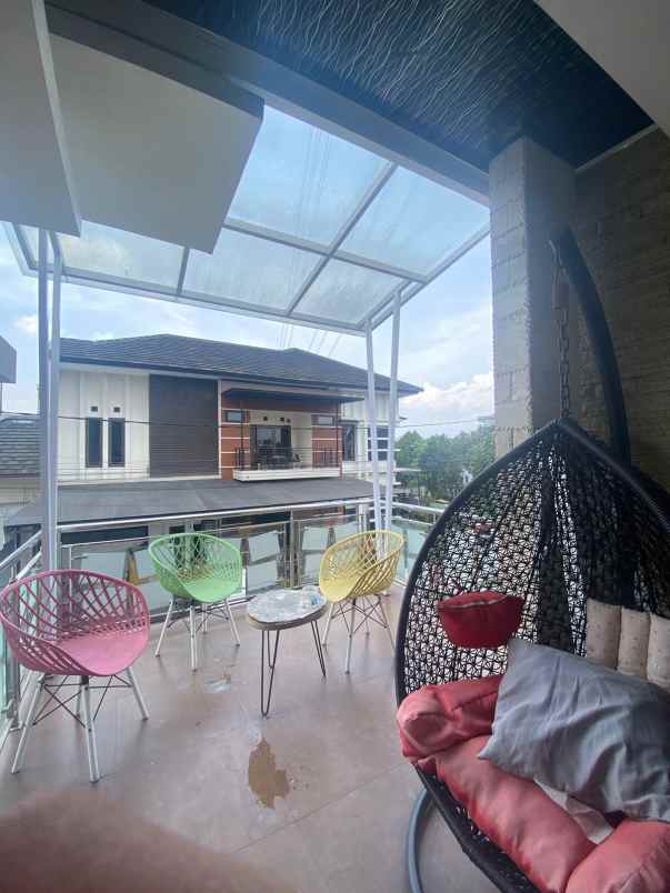 rumah mewah semi furnish di caringin bandung