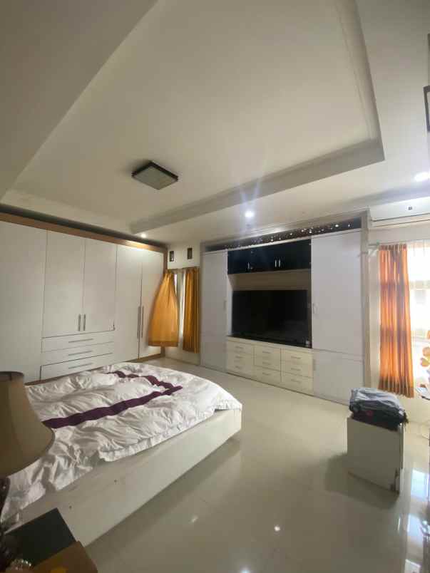 rumah mewah semi furnish di caringin bandung