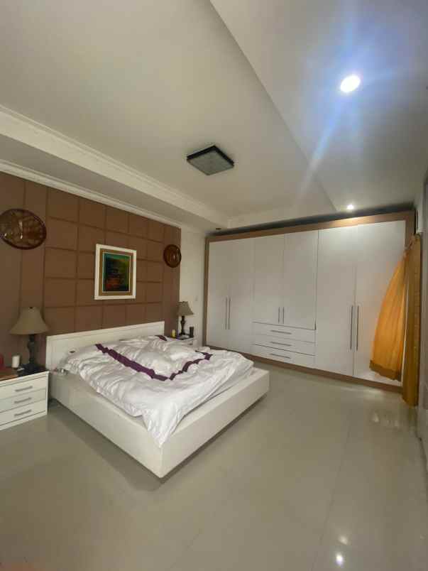 rumah mewah semi furnish di caringin bandung
