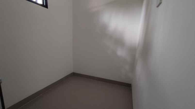 rumah minimalis ada carport harga paling murah