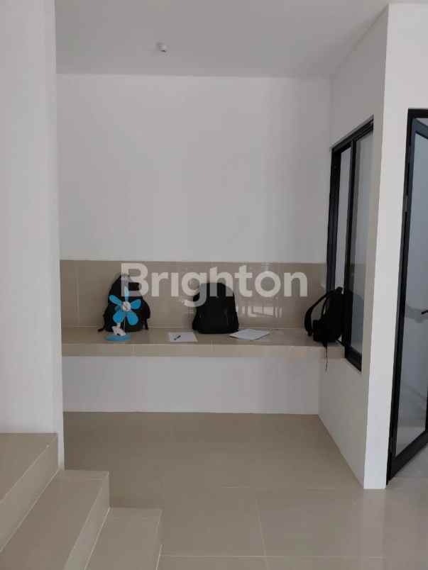 rumah minimalis baru 2 lantai east point