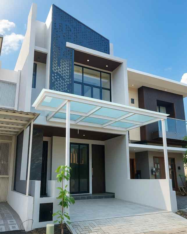 rumah mocca vrbana dian istana new minimalis carport