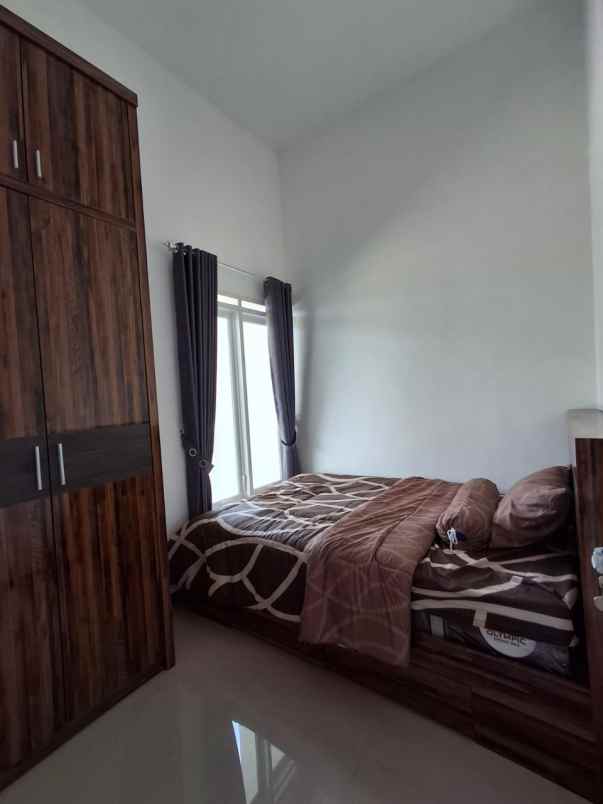 rumah modern 2 lantai free kanopi di pakis malang