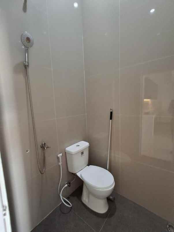 rumah modern 2 lantai free kanopi di pakis malang