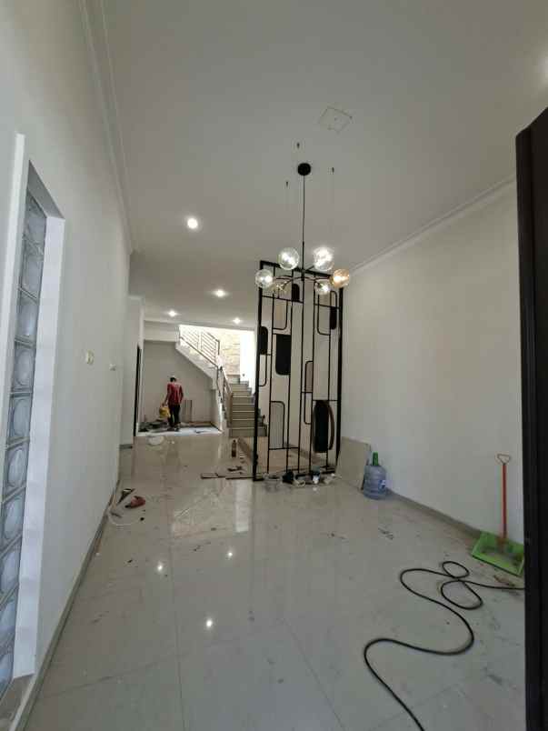 rumah modern luas lokasi di sulfat malang