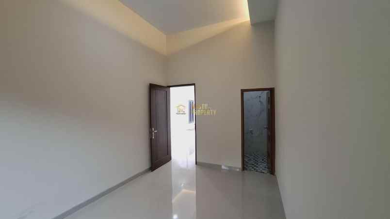 rumah modern tipe besar dekat stadion maguwoharjo