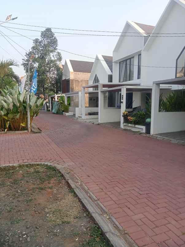 rumah resort strategis sawangan depok