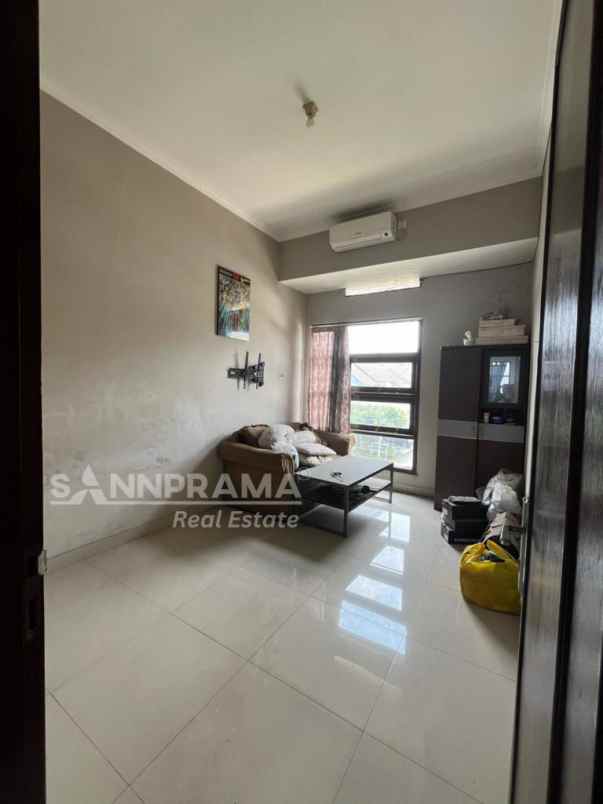 rumah second dalam cluster di jalan raya pitara depok