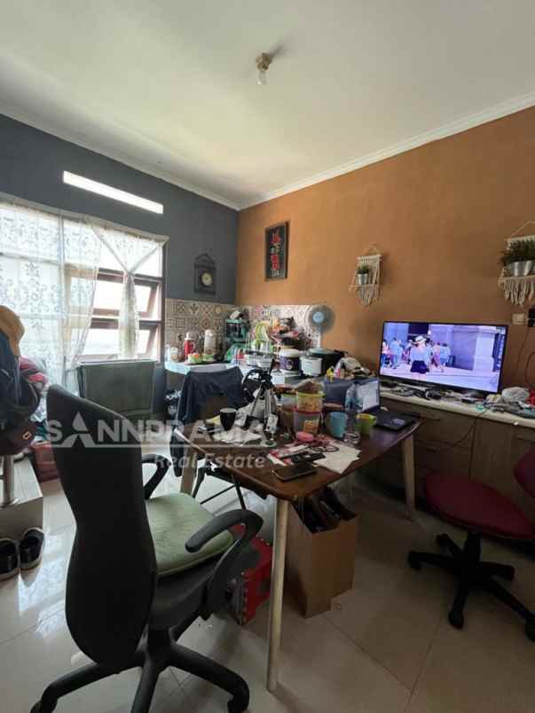 rumah second dalam cluster di jalan raya pitara depok