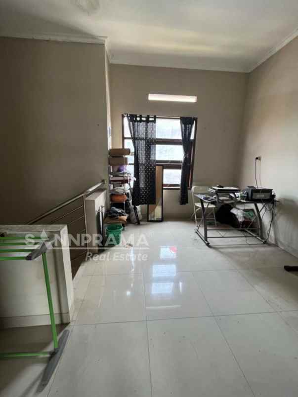 rumah second dalam cluster di jalan raya pitara depok