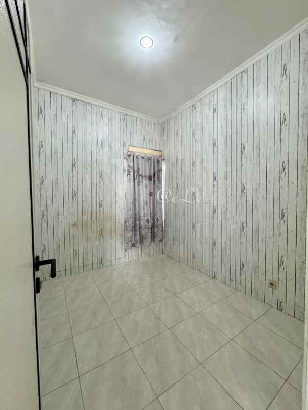 rumah second terawat di area bintaro tangsel