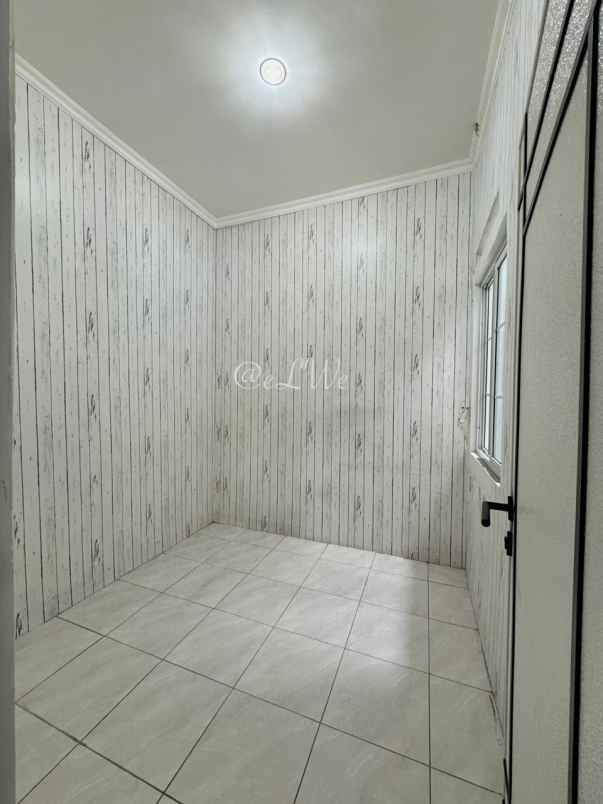 rumah second terawat di area bintaro tangsel