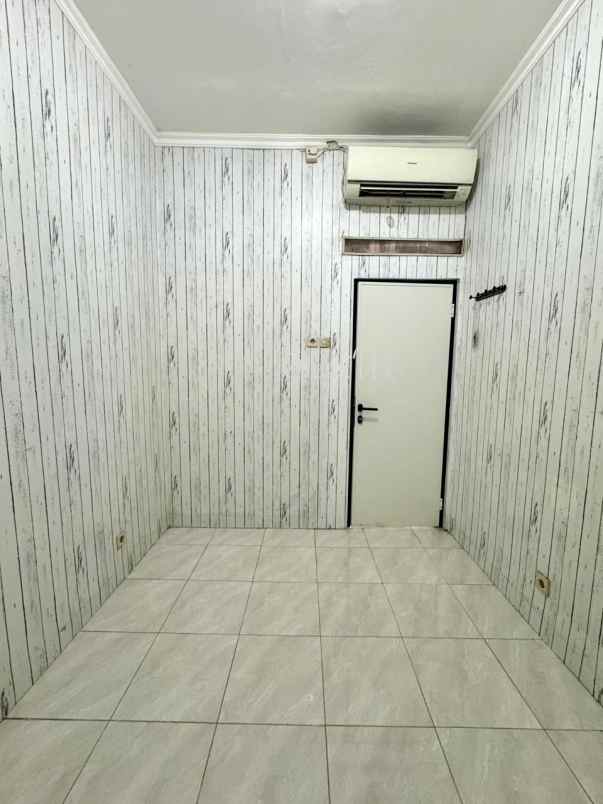 rumah second terawat di area bintaro tangsel