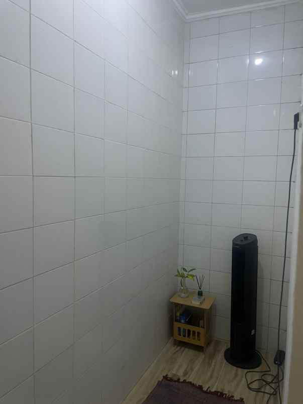 rumah secondary 2 lantai di duren sawit jakarta timur