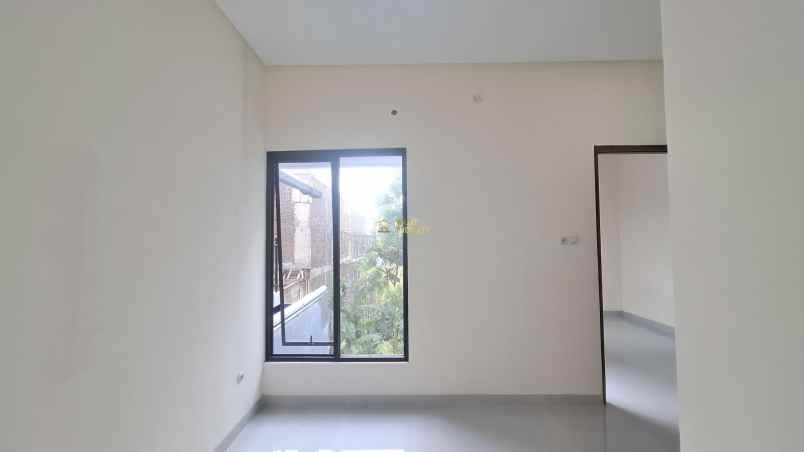 rumah siap huni 2 lantai dekat ke exit tol maguwoharjo