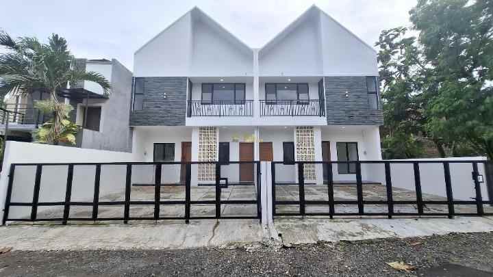 rumah siap huni 2 lantai dekat ke exit tol maguwoharjo