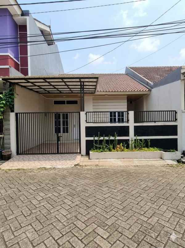 rumah siap huni lokasi strategis di griyaloka bsd