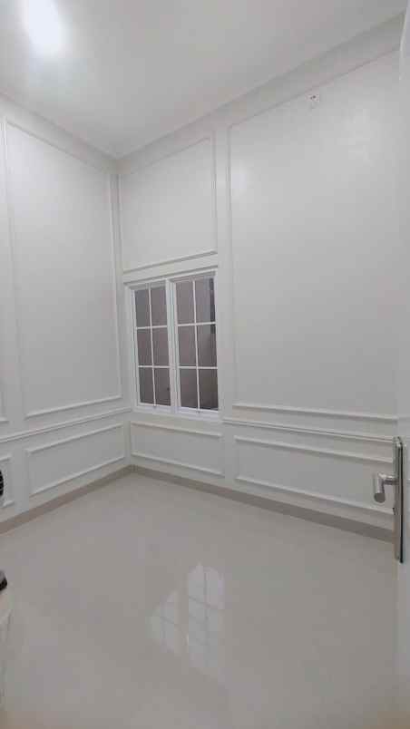 rumah siap huni lokasi strategis di griyaloka bsd
