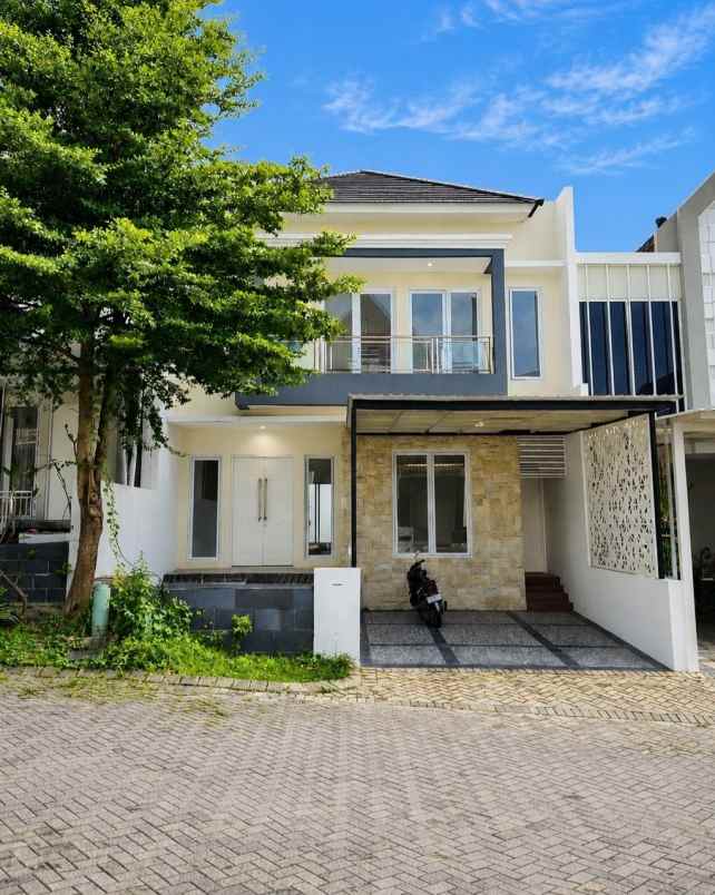 rumah st james royal residence strategis siap huni