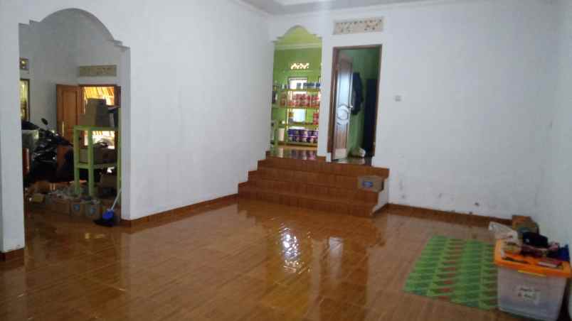 rumah super luas usaha toko material