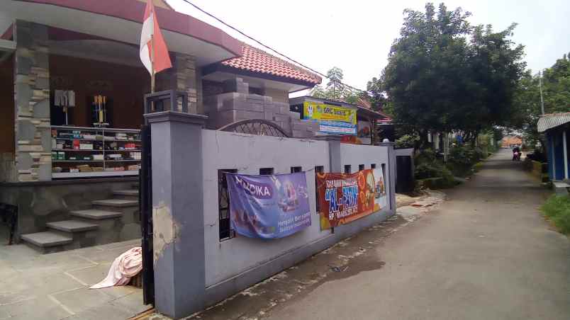 rumah super luas usaha toko material