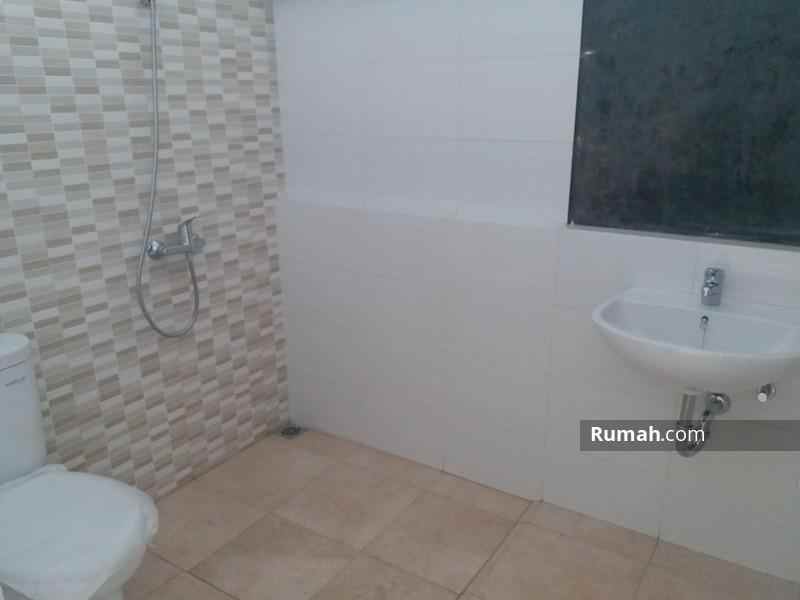 rumah taman holis indah