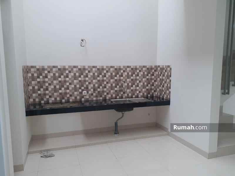 rumah taman holis indah