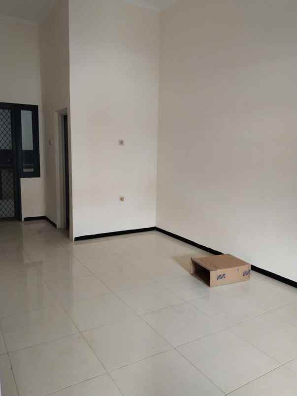 rumah taman wiguna siap huni strategis one gate sistem