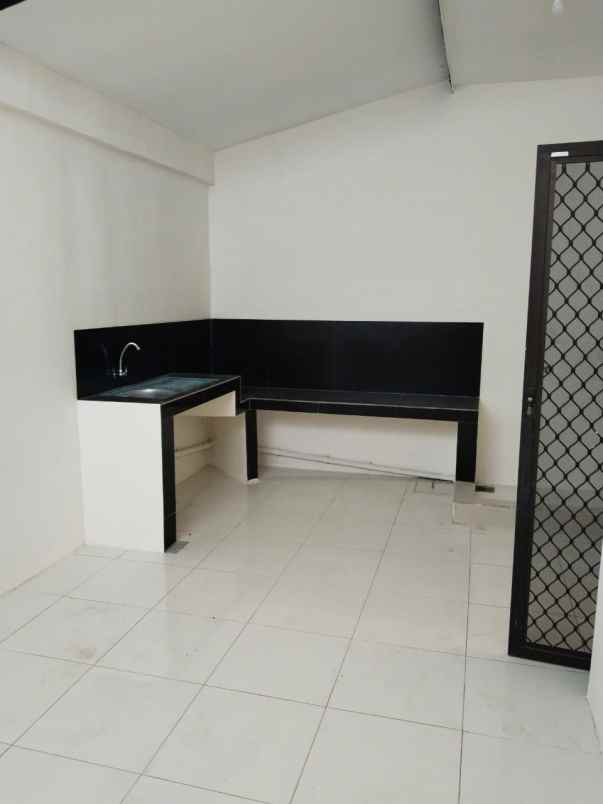 rumah taman wiguna siap huni strategis one gate sistem